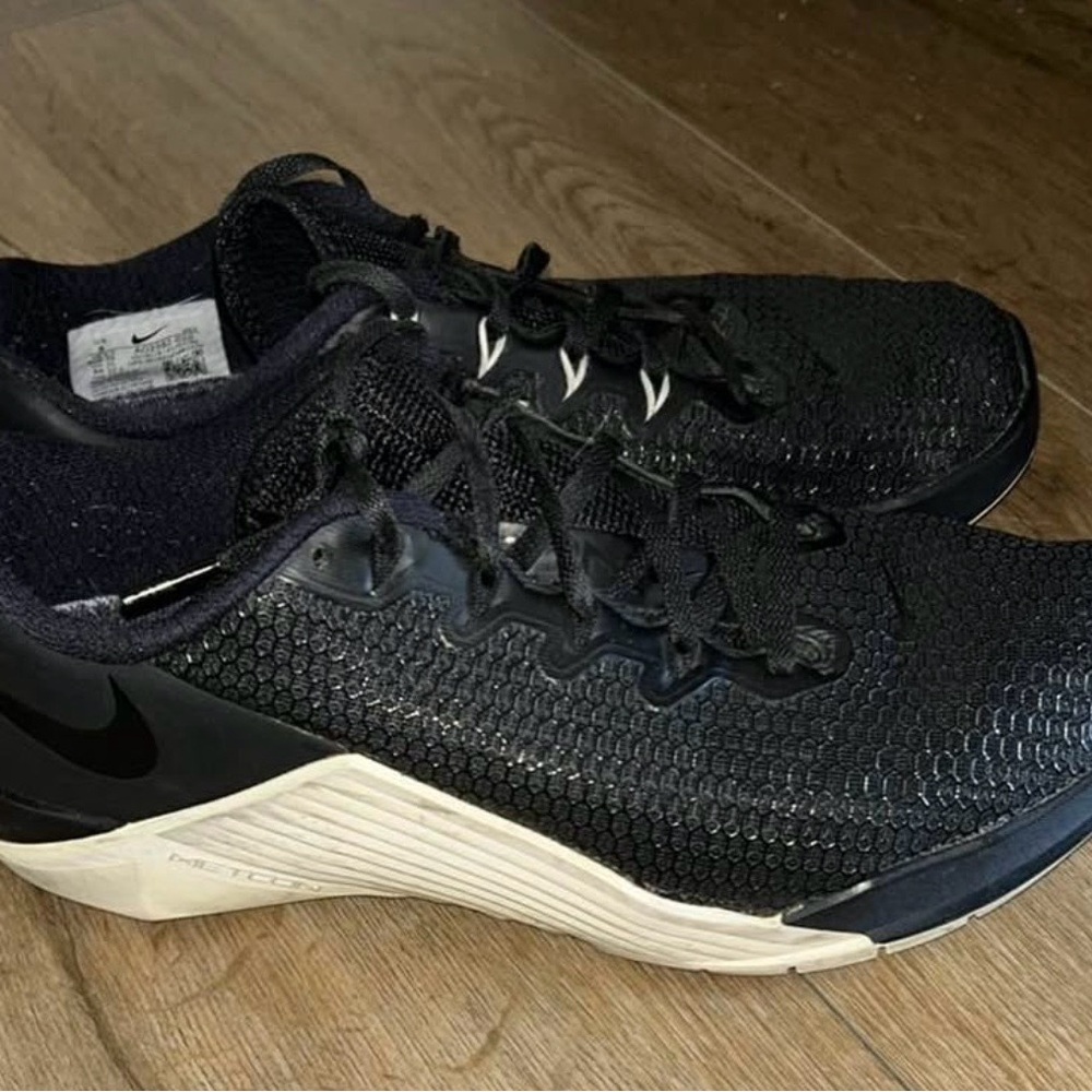 Nike Women’s Black Metcon Trainer Shoes